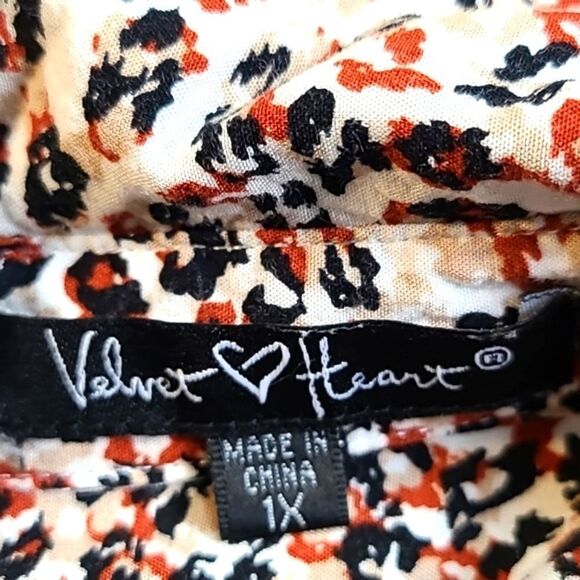 Velvet 🤍 Heart White, Rust & Black Buttondown Print Shirt, Size 1X - Picture 6 of 7